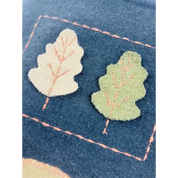 RARE LINEA PELLE BLACK FELT SHOULDER HAND BAG BEAR MOUNTAIN LEAF EMBROIDERED - Picture 10 of 11